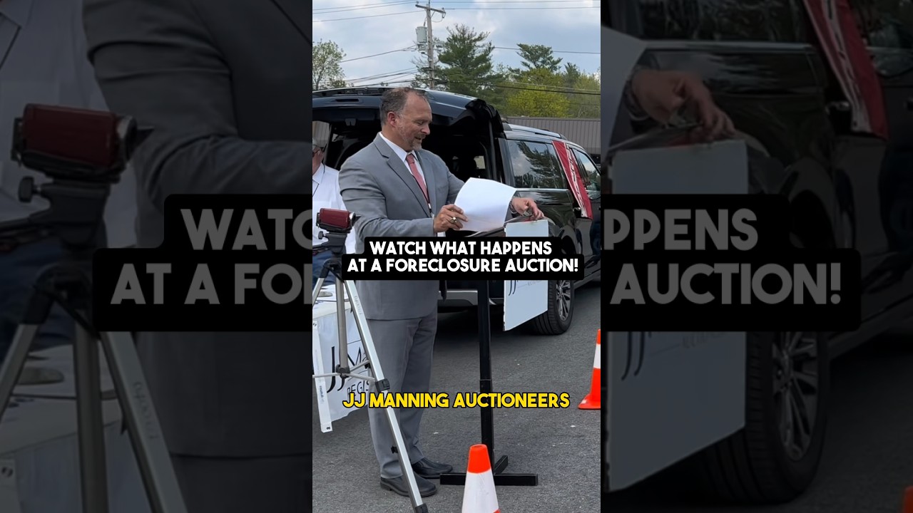 What Happens at a Foreclosure Auction!? 🏠😱🤑