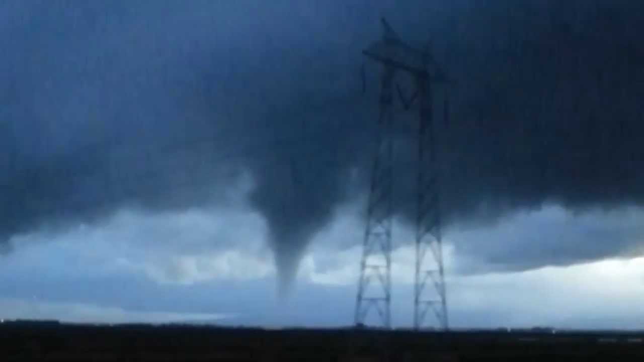 Tornado in Woodland, CA on Feb 28, 2014