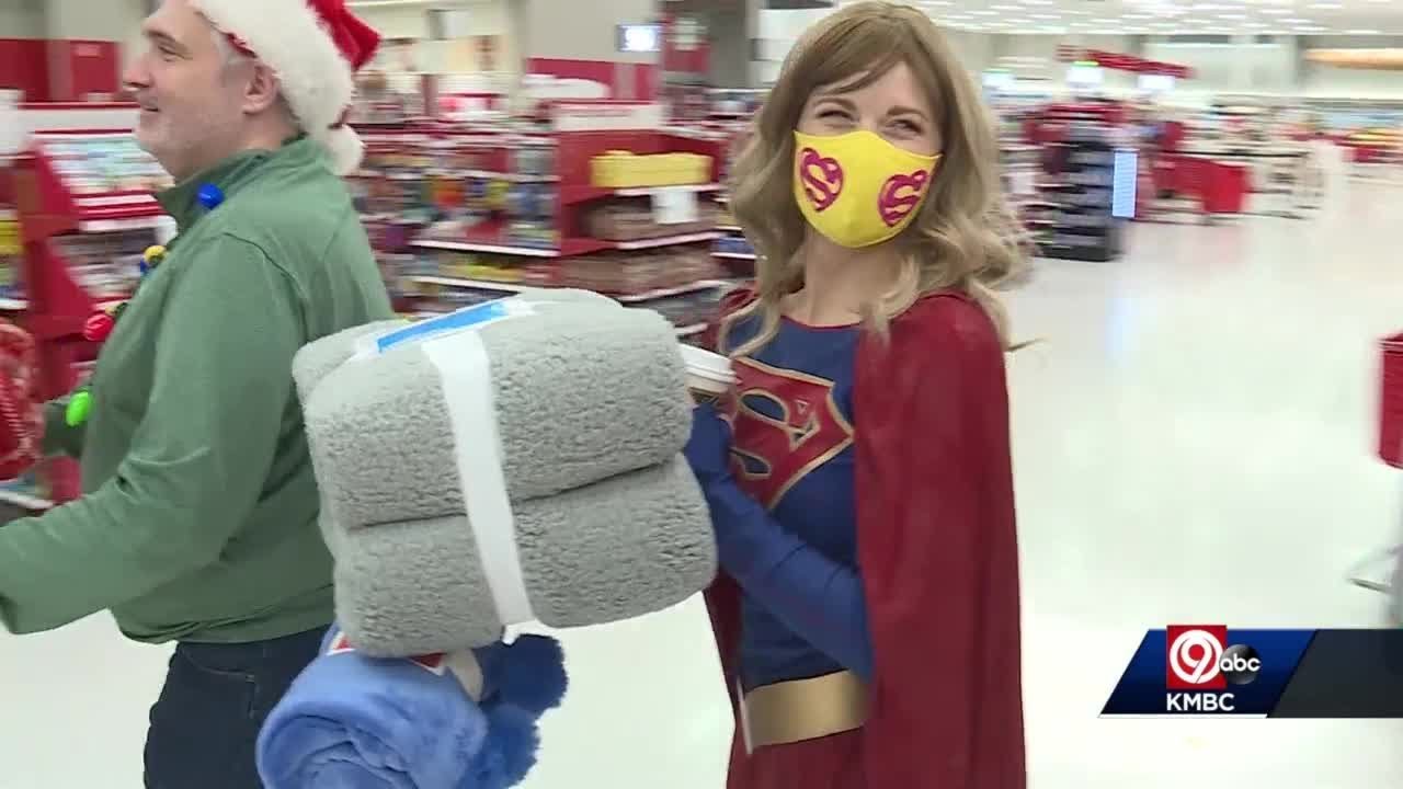 Elite Comics holds shopping spree for families at Children's Mercy Hospital
