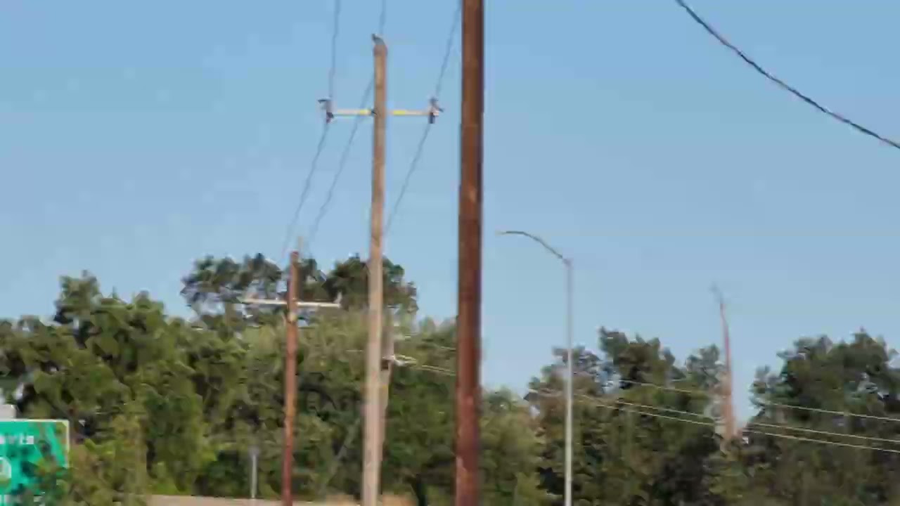 Gusty Windy NNW Winds & Sunny Woodland CA 7:43am May 31, 2022