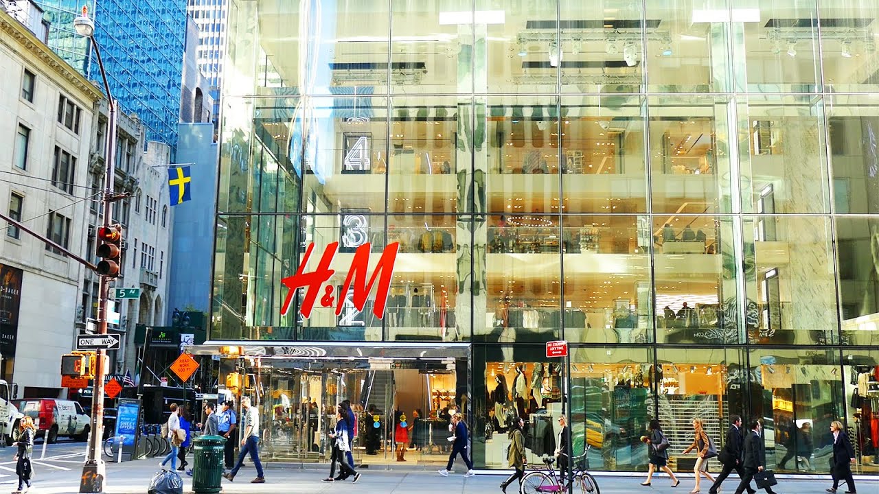 5th Avenue Shops and Stores, Manhattan, New York City, 4K video